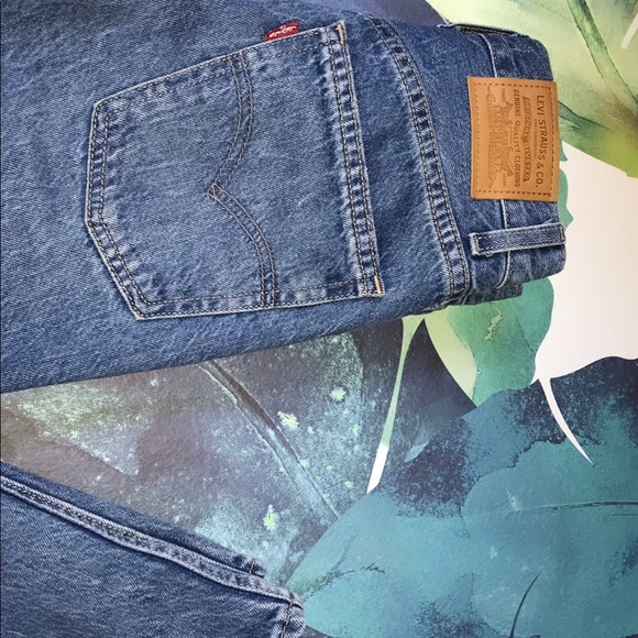 LEVI’S ✨70’s✨ slim straight leg - high rise jeans - Picture 2 of 5